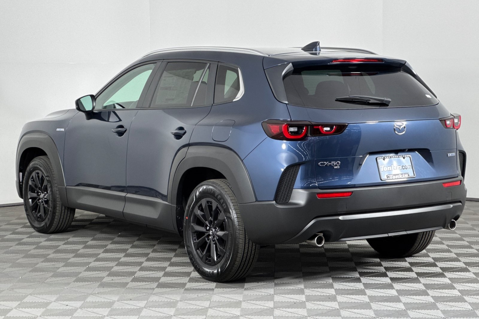 2025 Mazda CX-50 Preferred photo 2