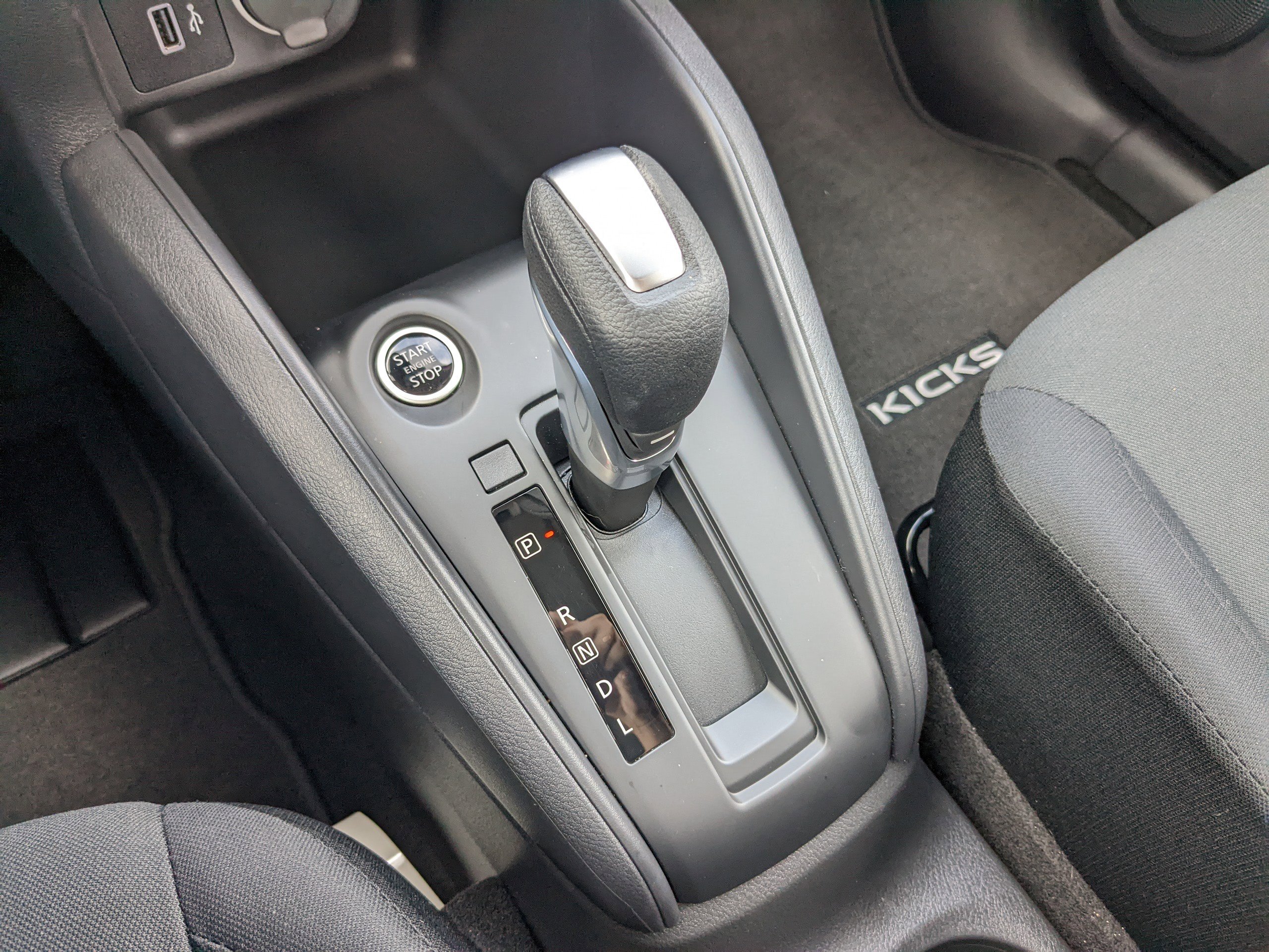 2025 Nissan Kicks Play S photo 15