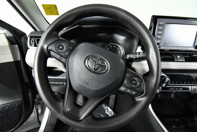 2021 Toyota RAV4 Hybrid XLE photo 2