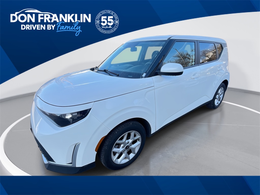 2024 Kia Soul LX's photo
