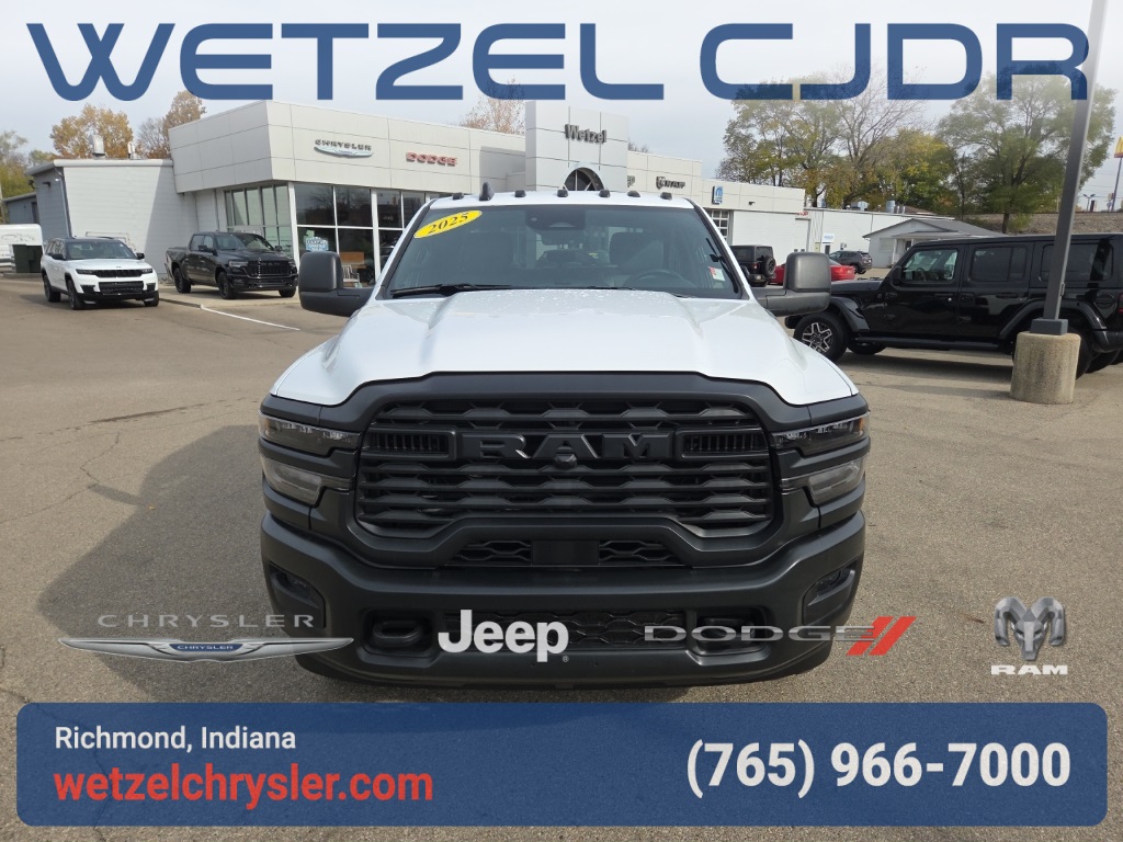 2025 Ram 2500 Tradesman photo 2