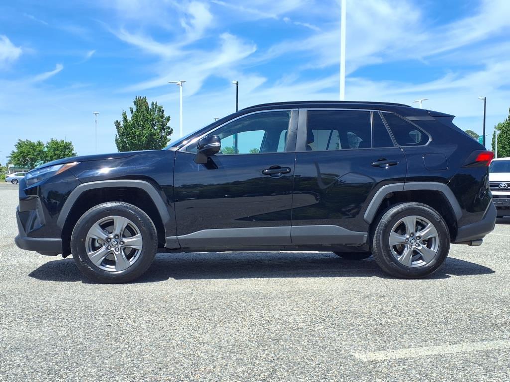 2024 Toyota RAV4 XLE photo 4