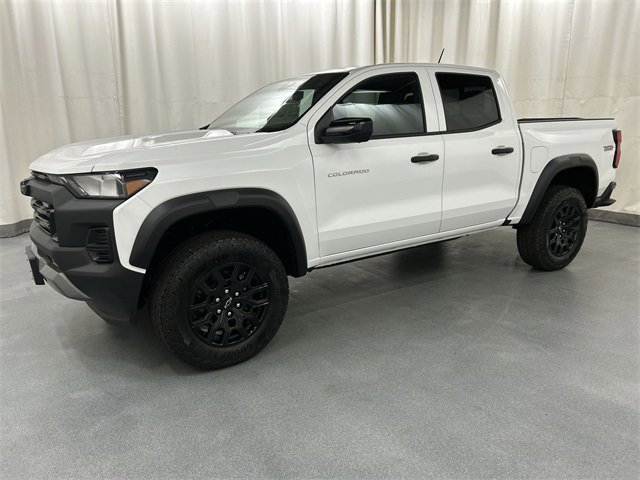2026 Chevrolet Colorado Trail Boss photo 2