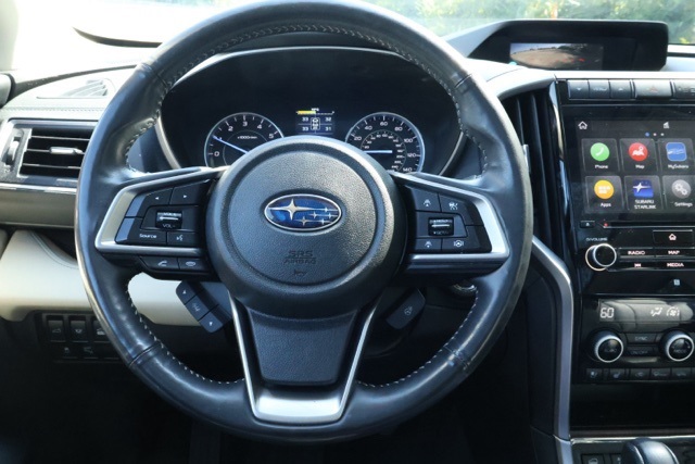 2022 Subaru Ascent Touring photo 3