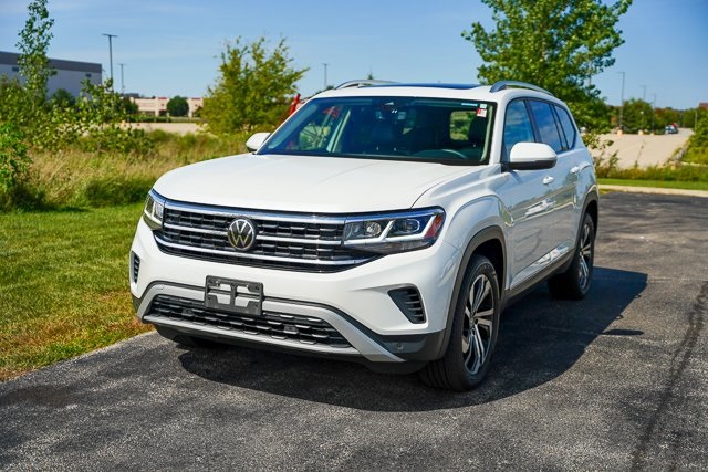 2023 Volkswagen Atlas SEL photo 3