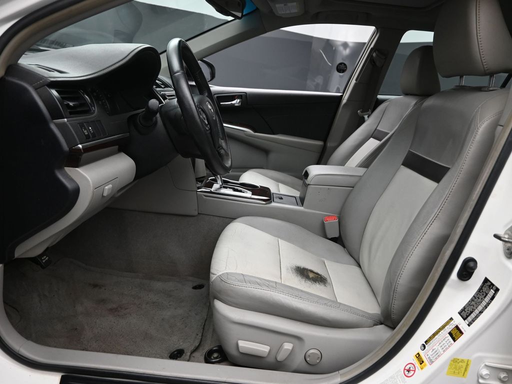 2013 Toyota Camry L photo 11