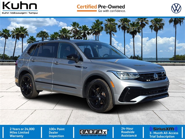 2023 Volkswagen Tiguan SE R-LINE BLACK's photo