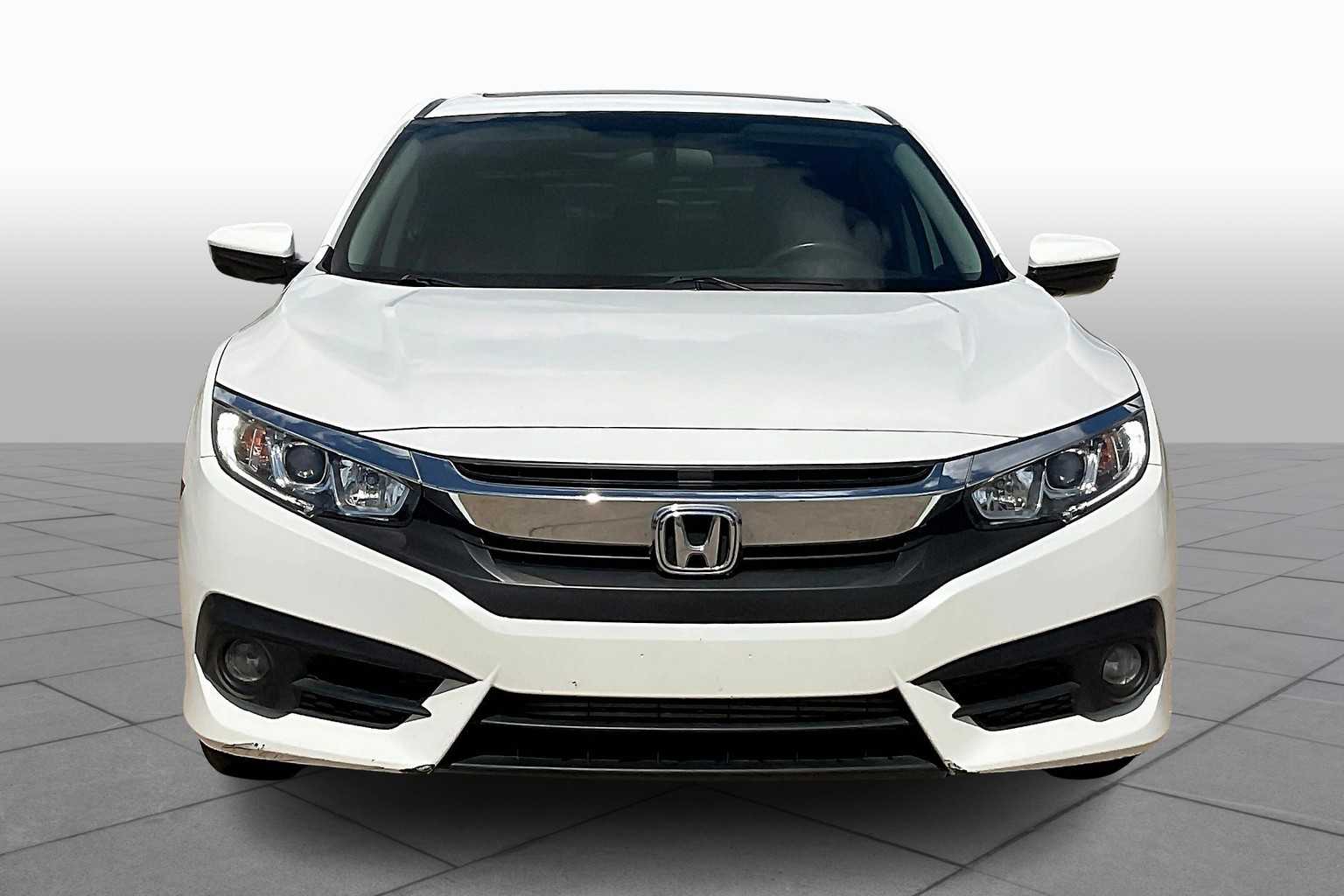 2018 Honda Civic EX-T photo 3