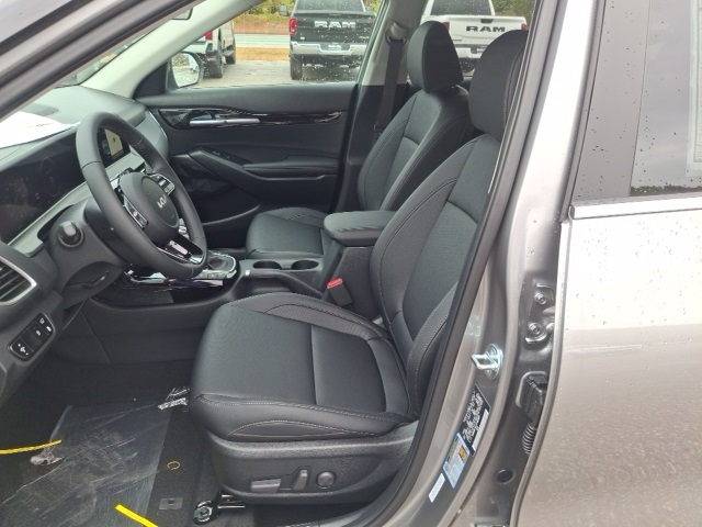 2026 Kia Seltos EX photo 9