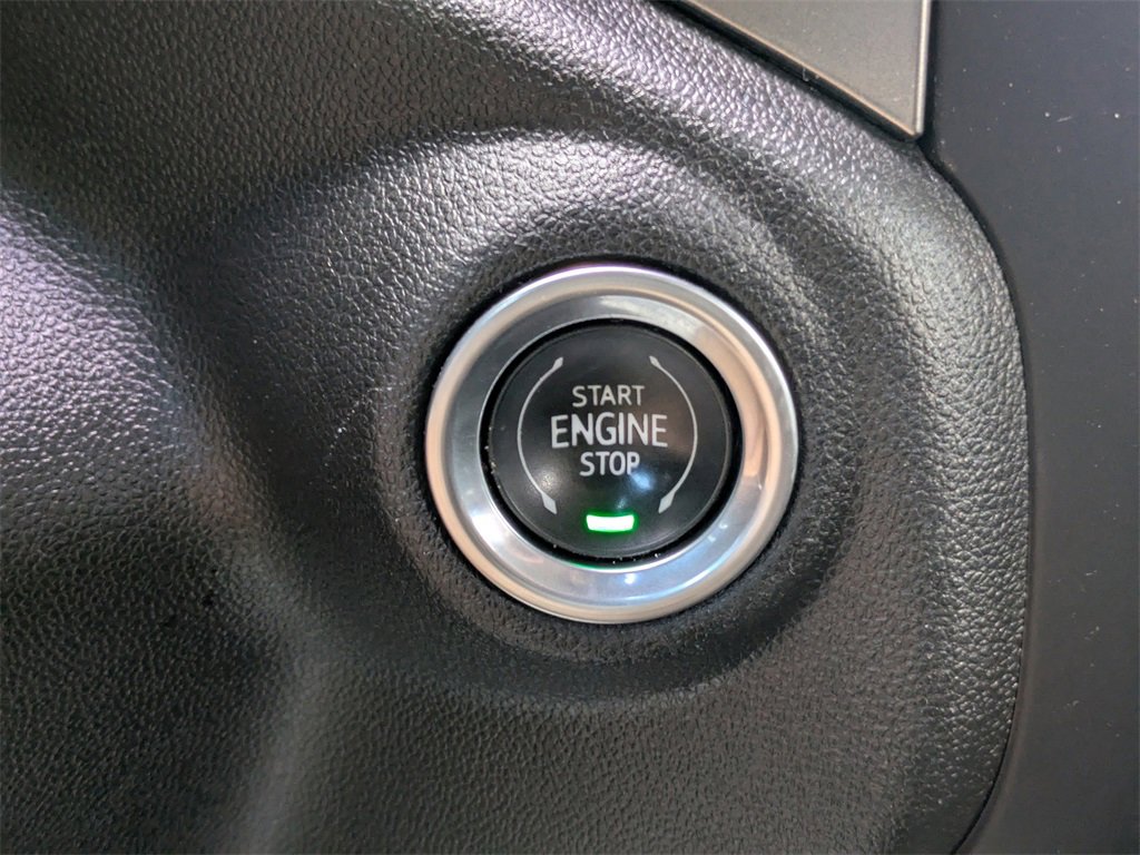 2022 Chevrolet Silverado RST photo 25