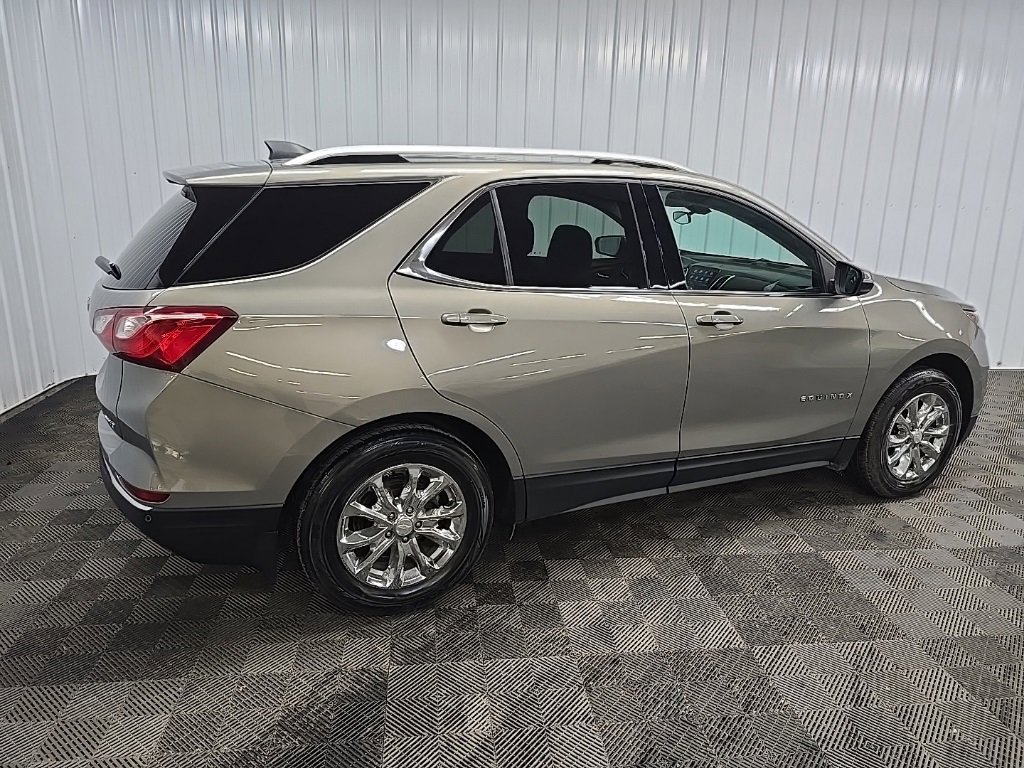 2019 Chevrolet Equinox LT photo 3