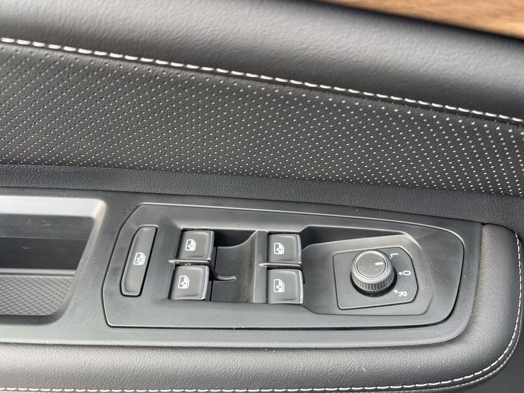 2026 Volkswagen Atlas SE Technology photo 19