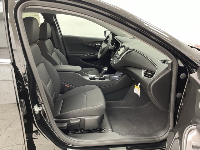 2025 Chevrolet Malibu 1LT photo 11
