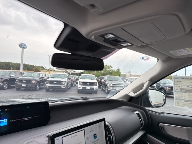 2025 Ford Expedition photo 21