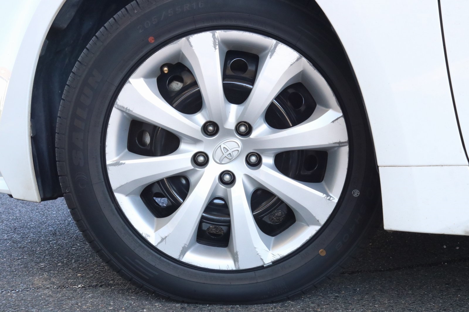 2023 Toyota Corolla LE photo 6