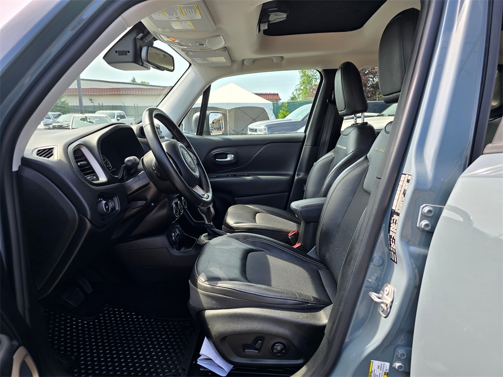 2017 Jeep Renegade Trailhawk photo 15