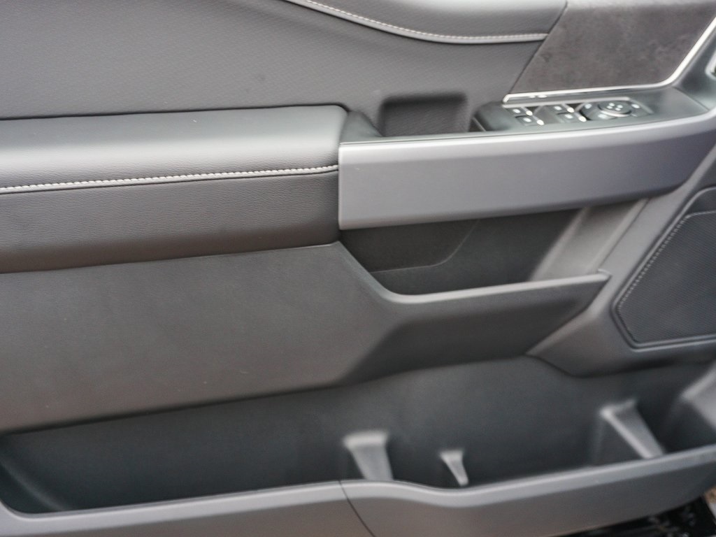 2025 Ford F-150 XLT photo 18