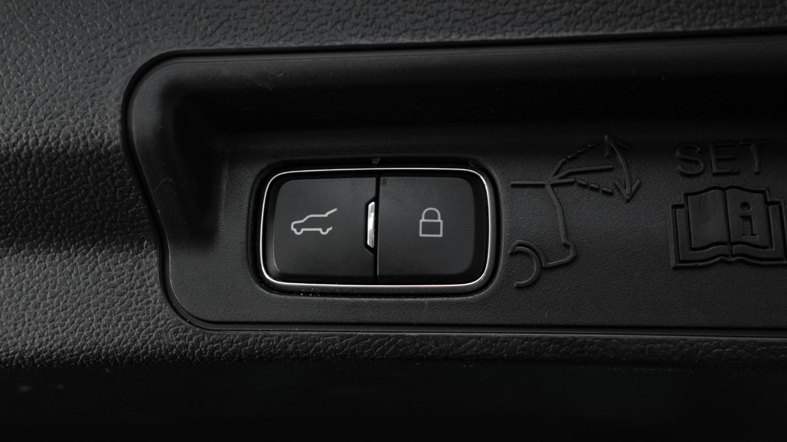 2021 Ford Explorer Base photo 6