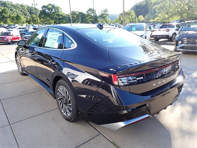 2025 Hyundai Sonata Hybrid Limited photo 4