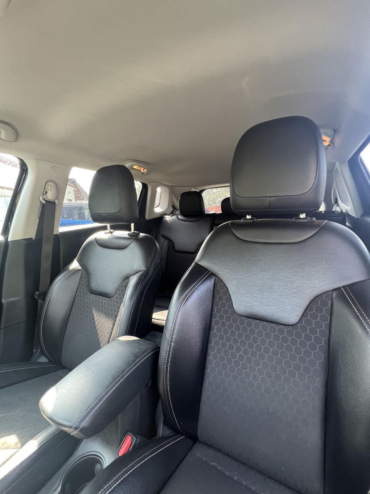 2020 Jeep Compass Latitude photo 10