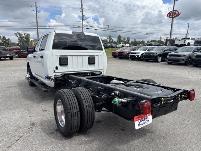 2026 Ram 3500 Tradesman photo 2