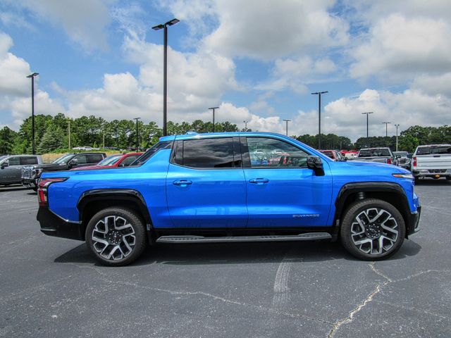 2025 Chevrolet Silverado EV RST photo 3