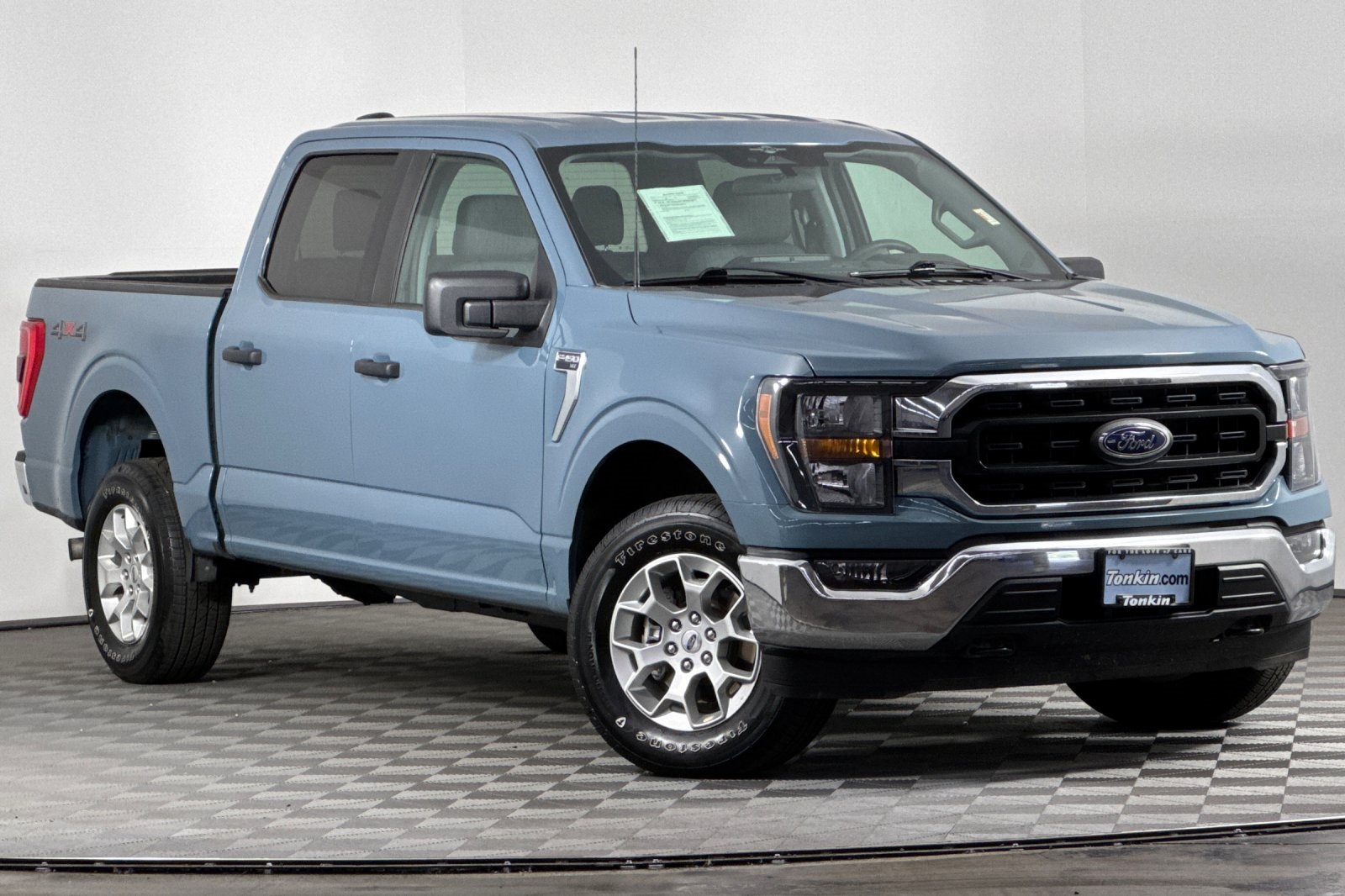 2023 Ford F-150 XLT photo 2