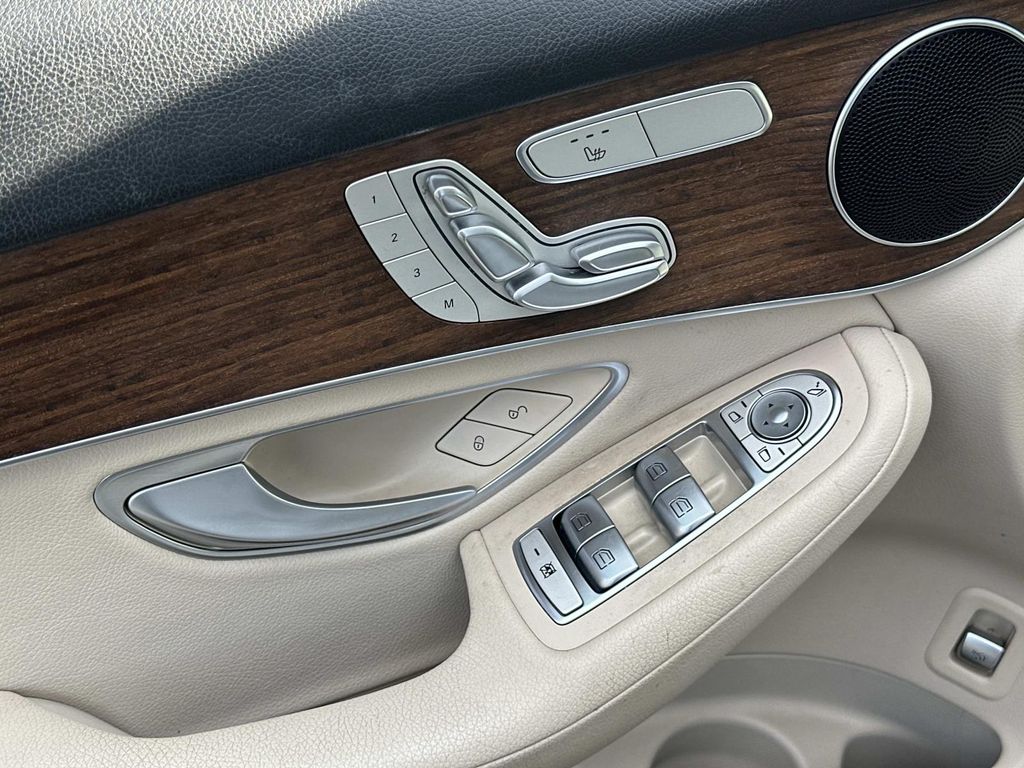 2022 Mercedes Benz GLC 300 4MATIC photo 33