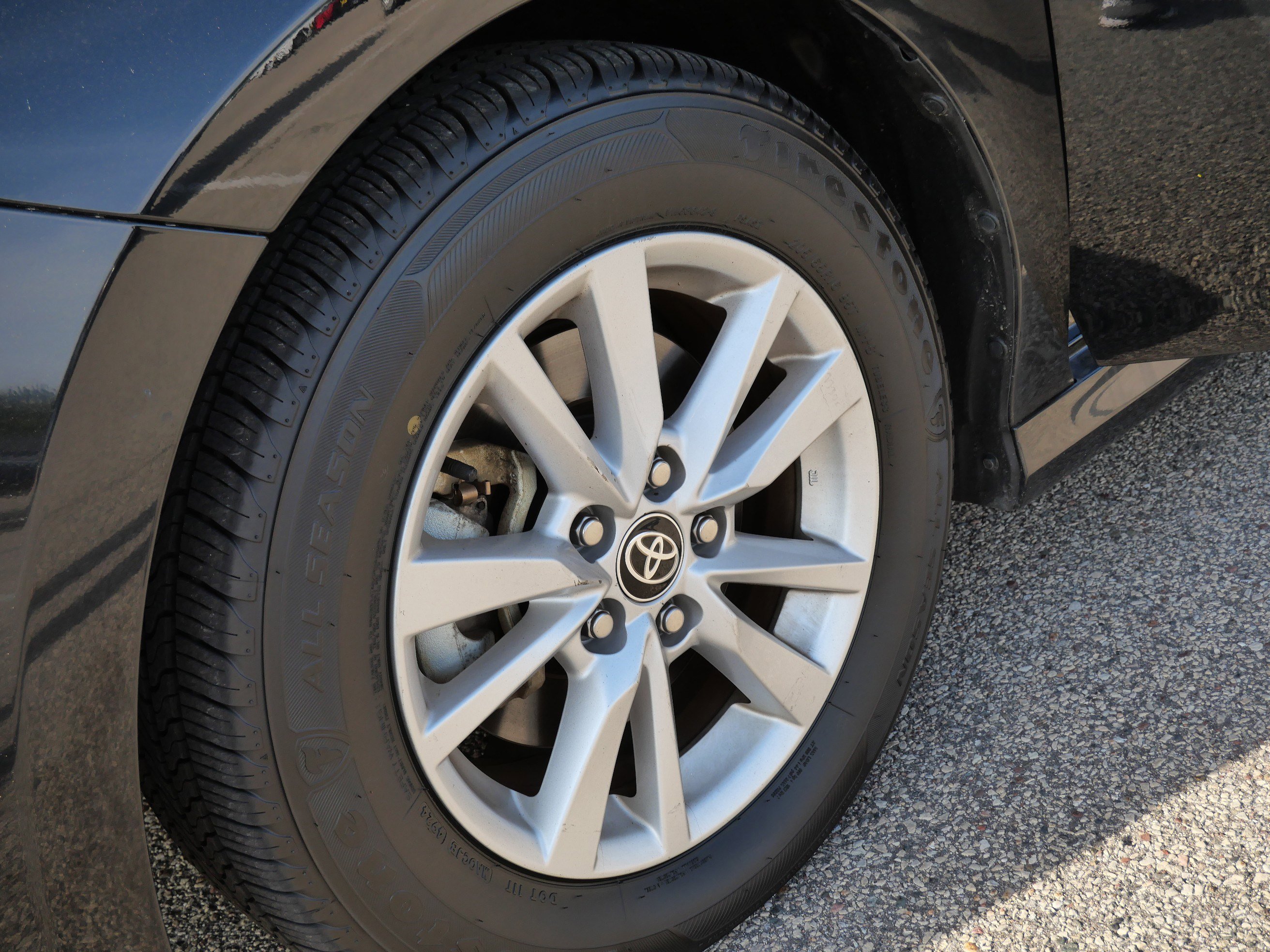 2025 Toyota Camry LE photo 15