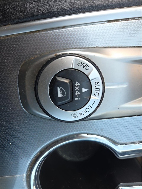 2018 Nissan Pathfinder SL photo 22