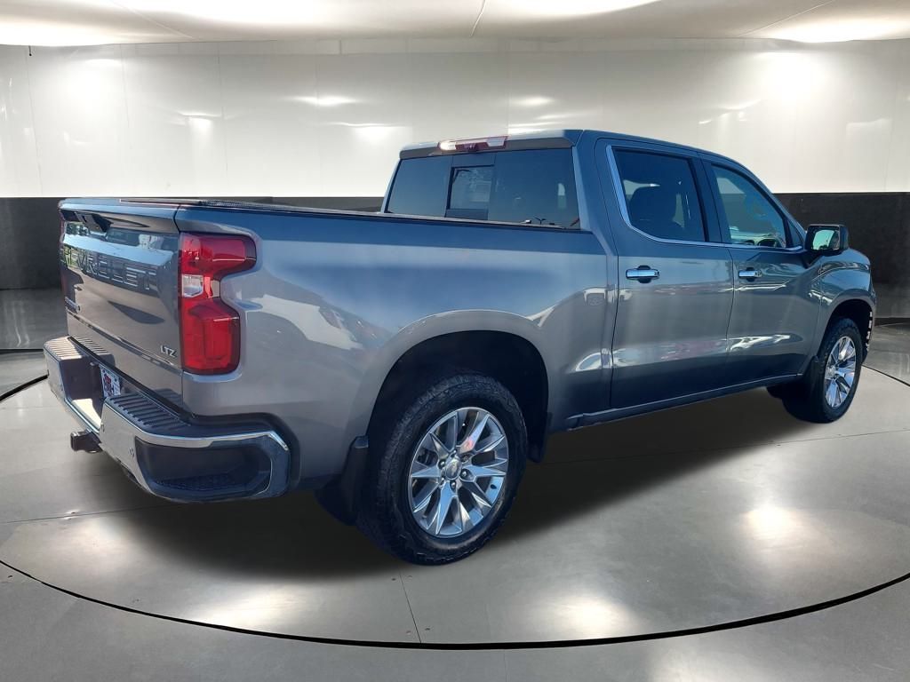 2021 Chevrolet Silverado 1500 LTZ photo 3