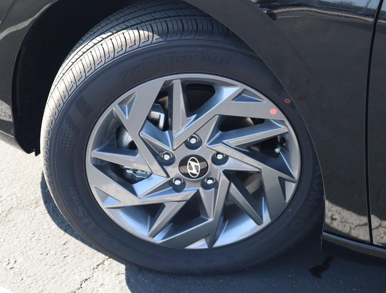 2025 Hyundai Elantra SEL Sport photo 5