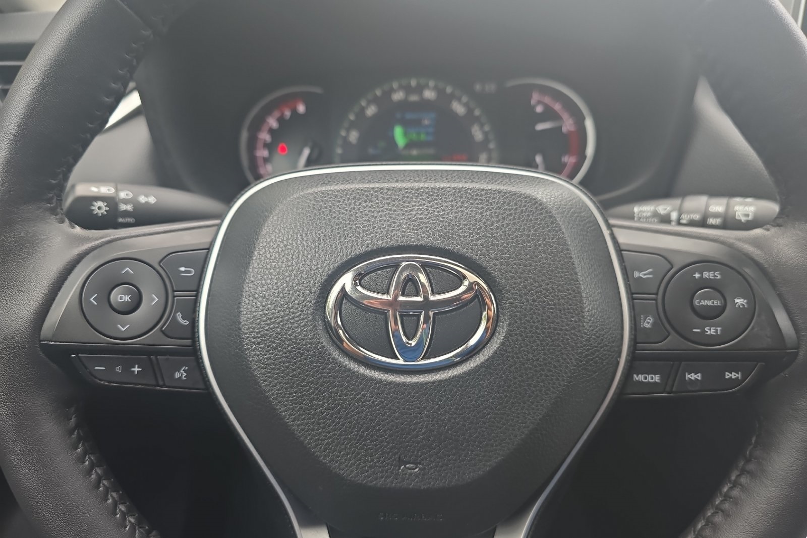 2023 Toyota RAV4 XLE photo 18