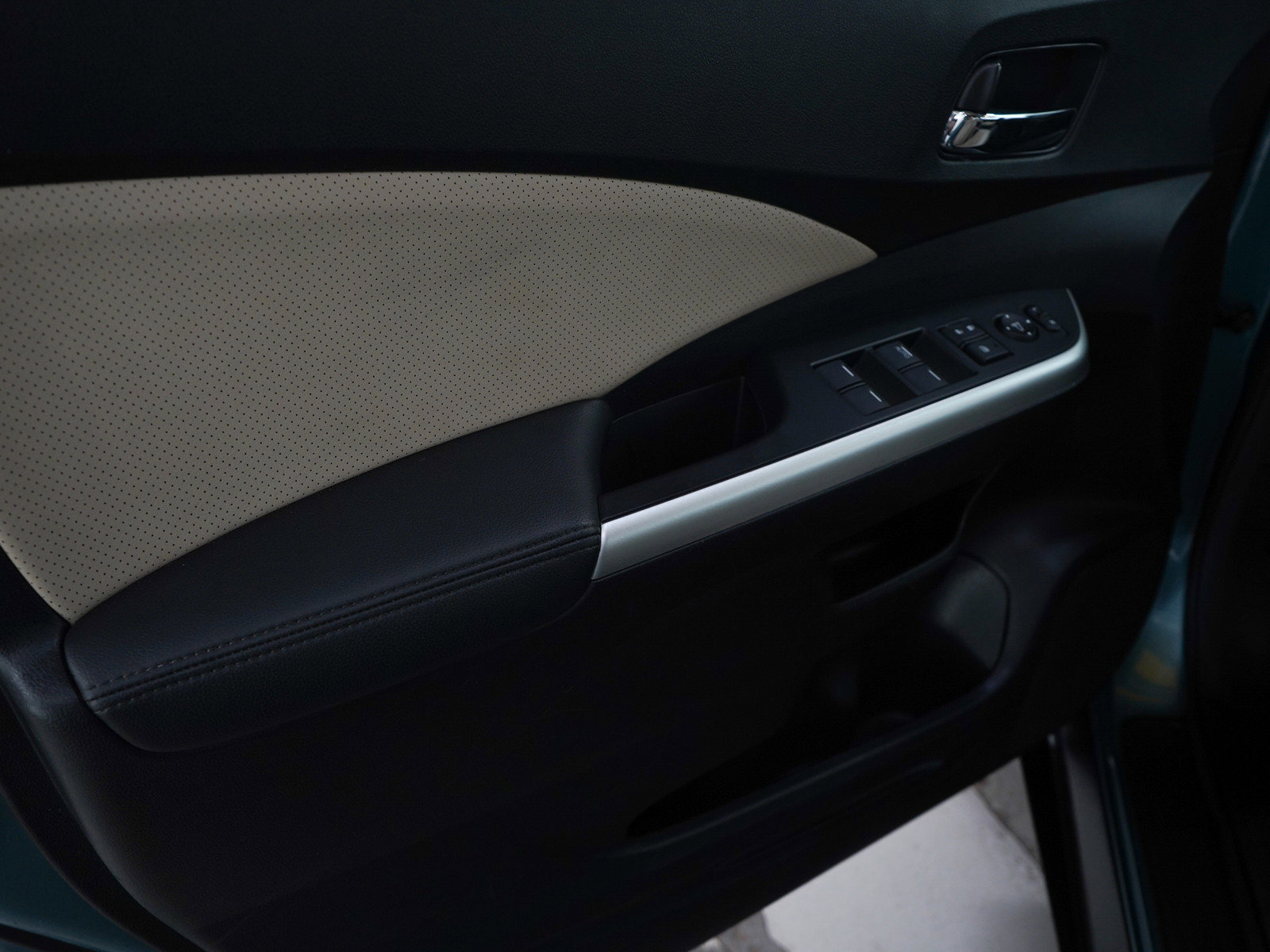 2015 Honda CR-V EX-L photo 16