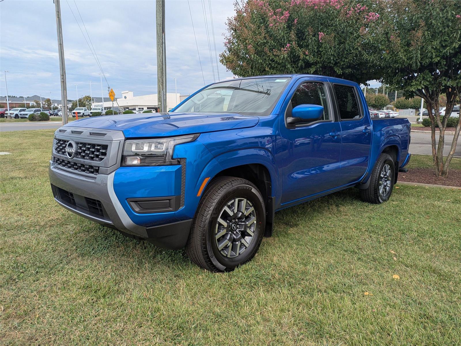 2026 Nissan Frontier SV's photo