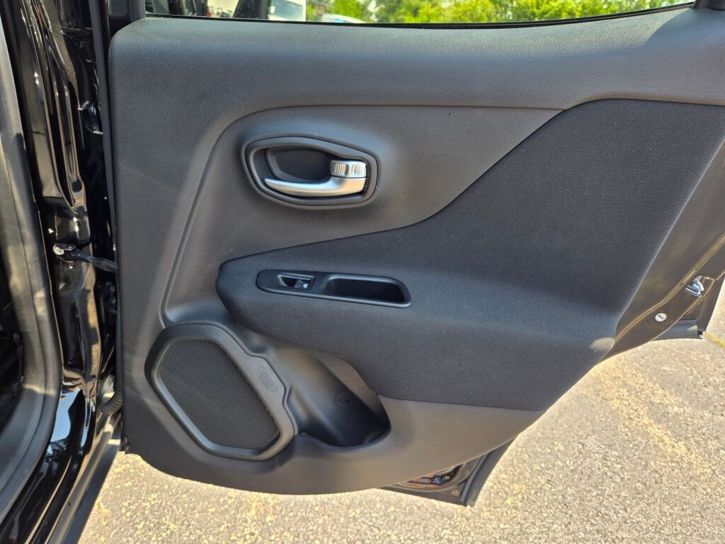 2021 Jeep Renegade Latitude photo 8