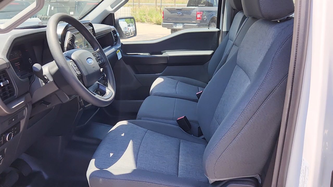 2025 Ford F-150 XL photo 17
