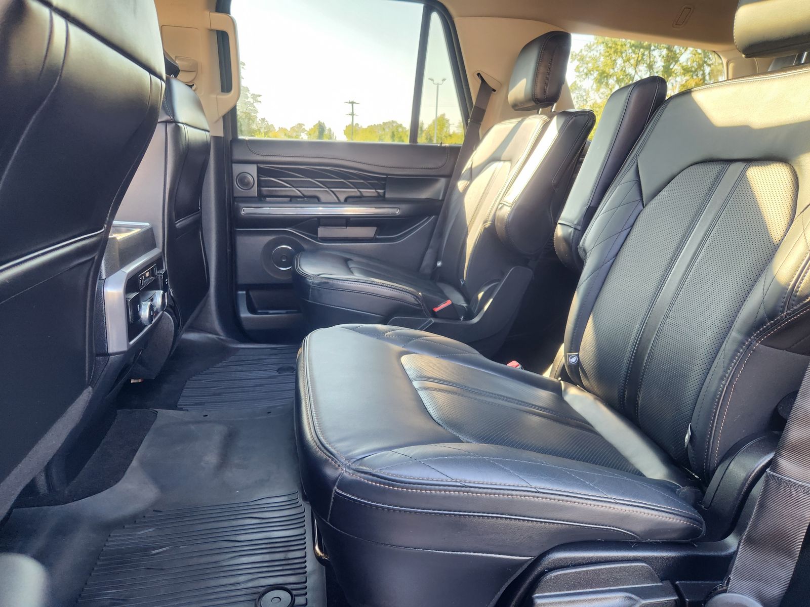 2020 Ford Expedition Platinum photo 37