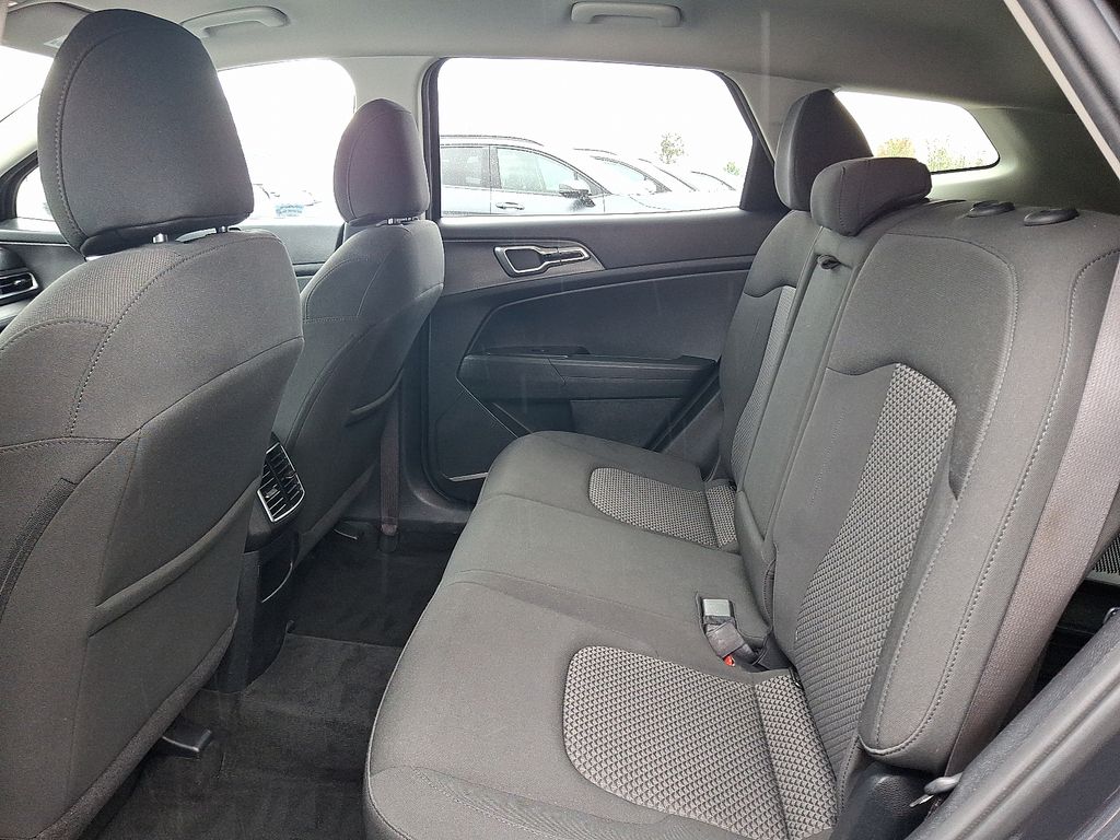 2023 Kia Sportage Hybrid LX photo 8