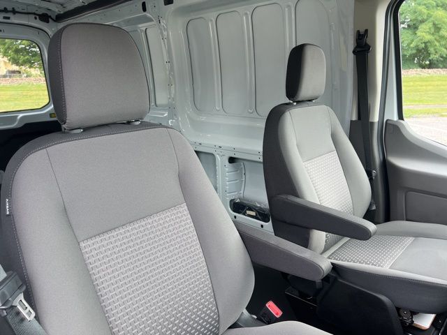 2024 Ford Transit photo 31