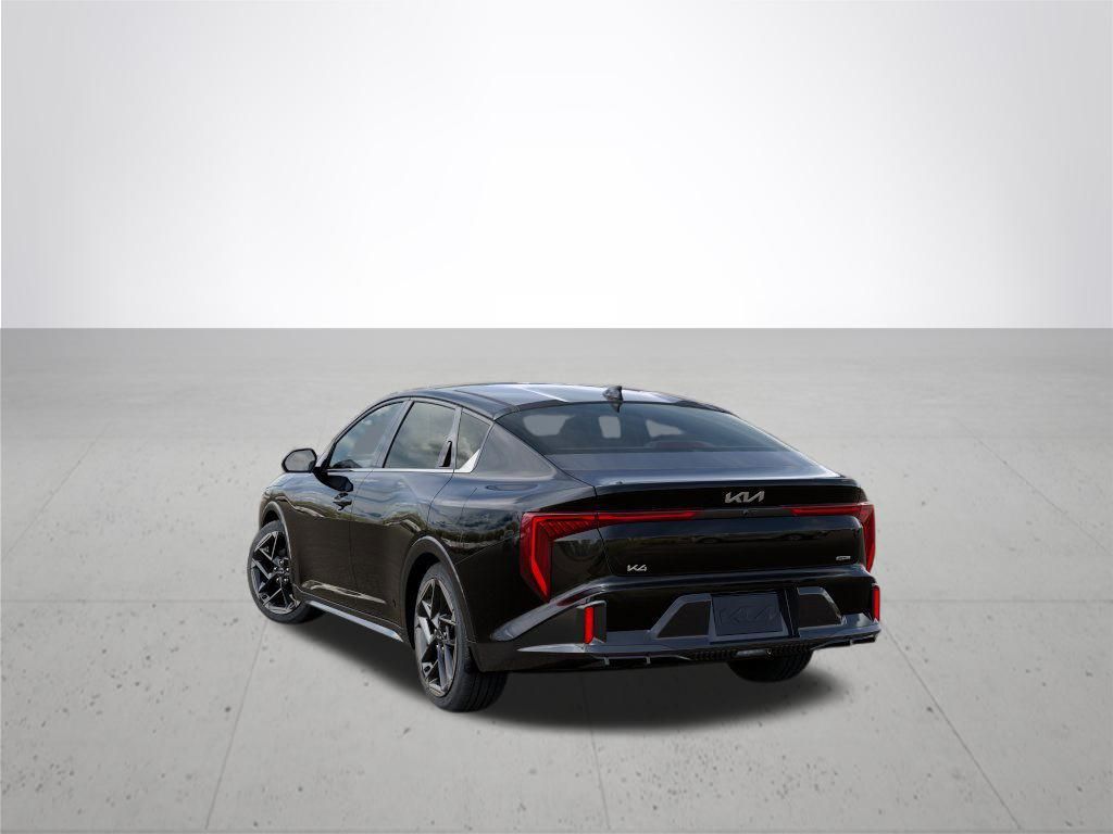 2025 Kia K4 GT-Line photo 4