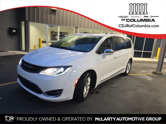 2020 Chrysler Pacifica Limited's photo