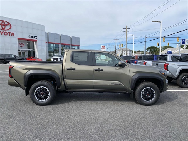 2025 Toyota Tacoma TRD Off-Road 4x4 Double Cab photo 2