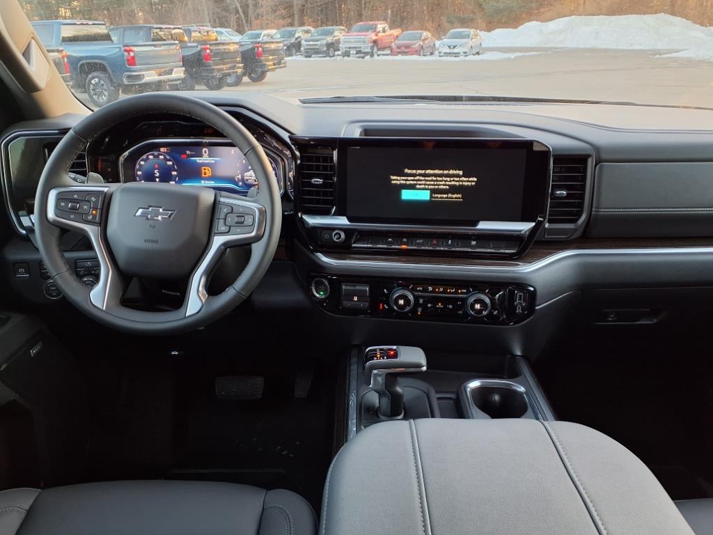 2025 Chevrolet Silverado 1500 RST photo 13