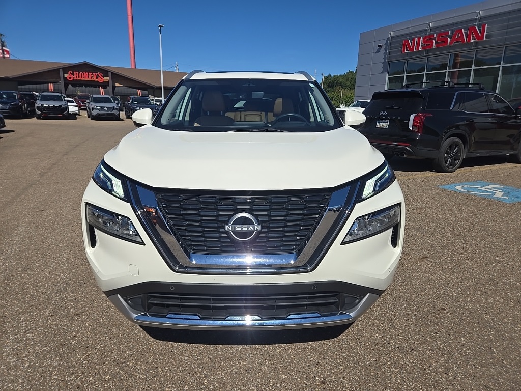2023 Nissan Rogue Platinum photo 2