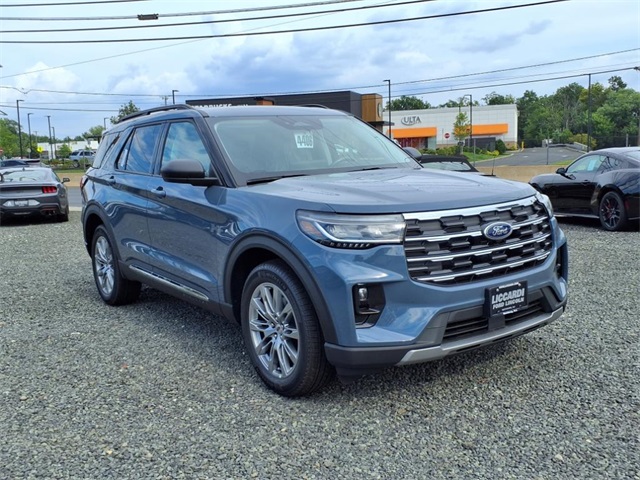 2025 Ford Explorer Active's photo