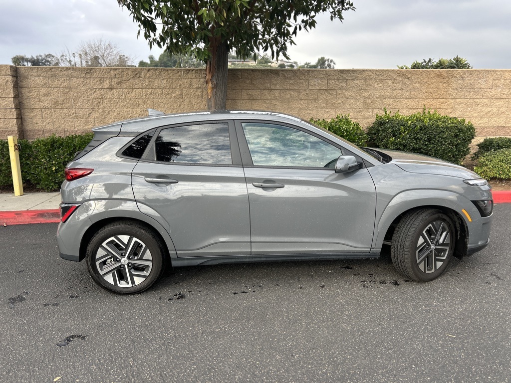 Used 2023 Gray Hyundai SE image 8