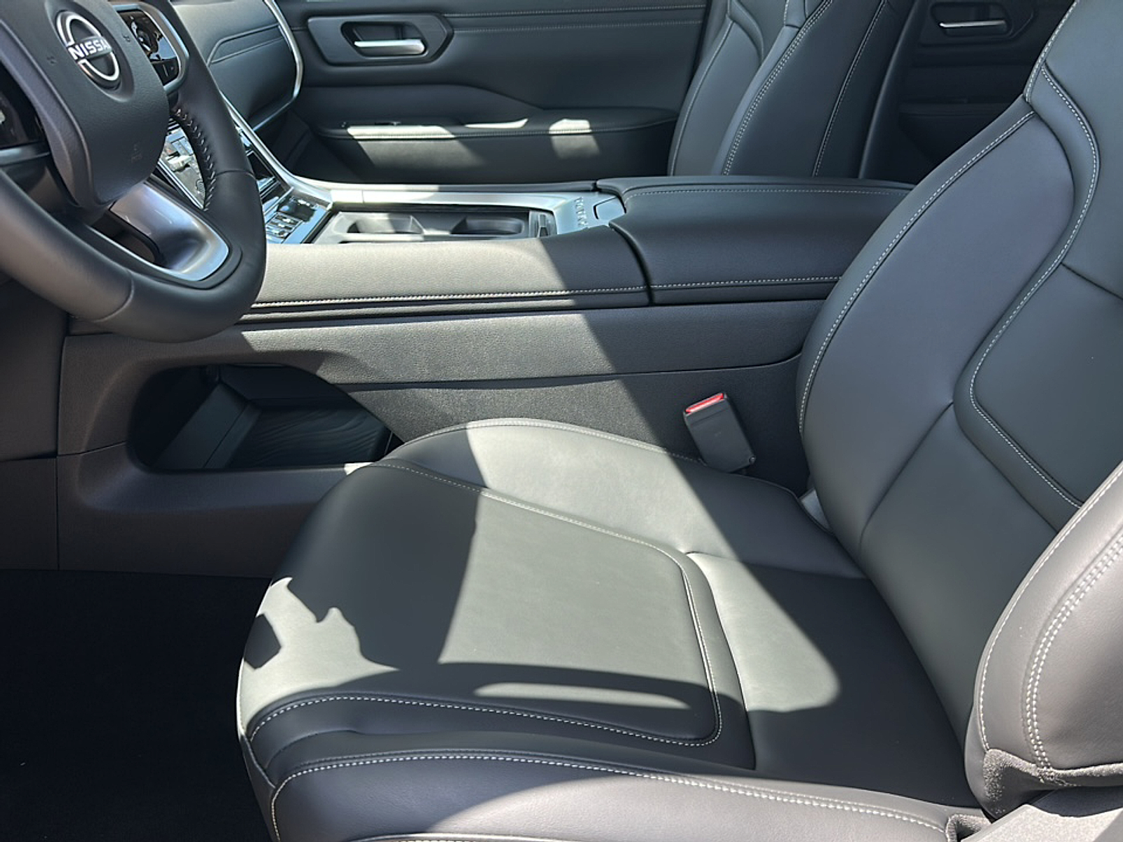 2025 Nissan Armada SV photo 3