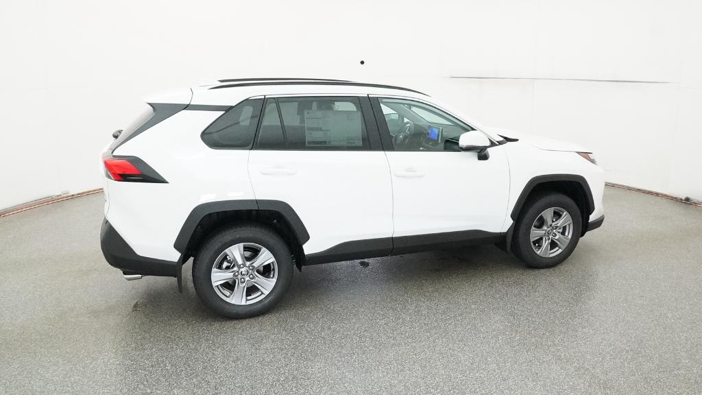 2025 Toyota RAV4 XLE photo 24