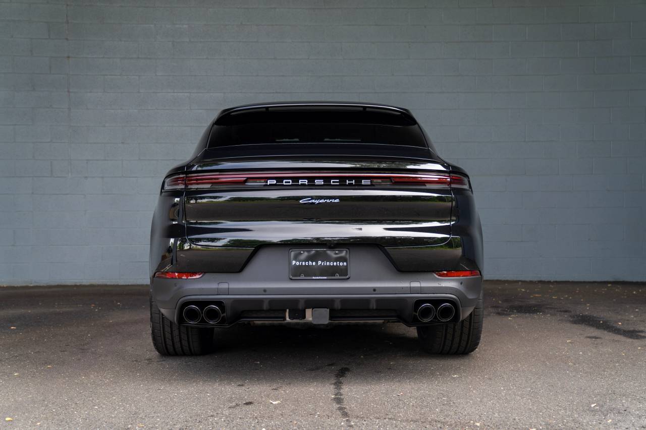 2025 Porsche Cayenne Coupe photo 15